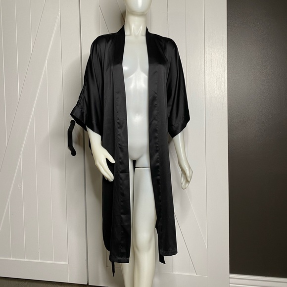 Victoria’s Secret Robe - Picture 2 of 6